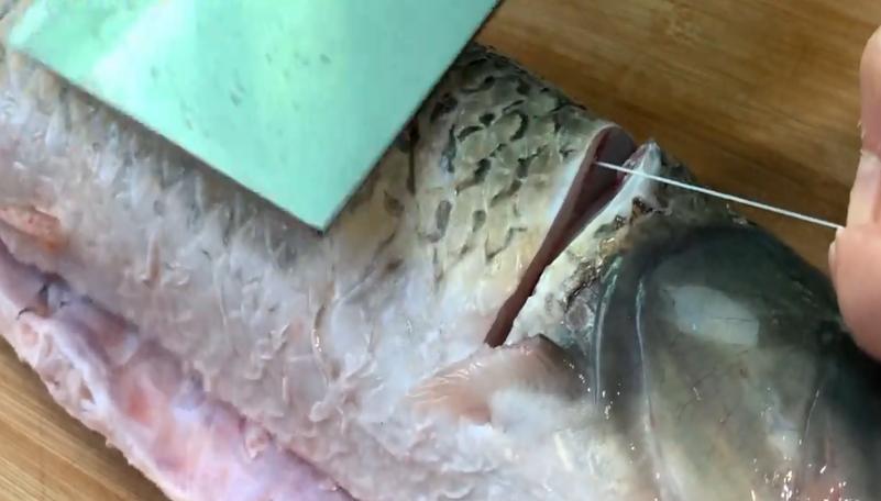 全网最详细草鱼去骨去刺教程,草鱼去刺后有几种做法