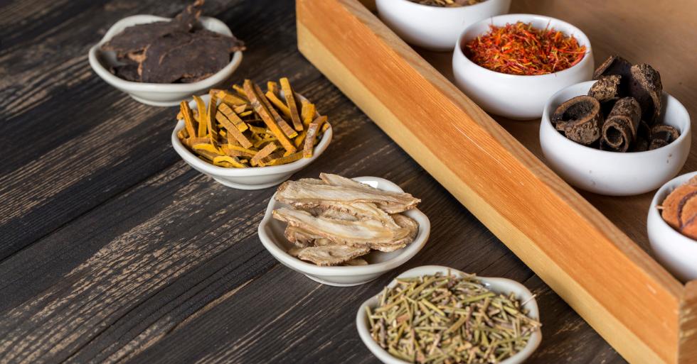 胃癌手术后肠梗阻能用中药治疗吗,肿瘤压迫肠子肠梗阻怎么吃中药