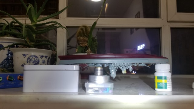 熊孩子掰坏航母模型,熊孩子掰断小金人后续