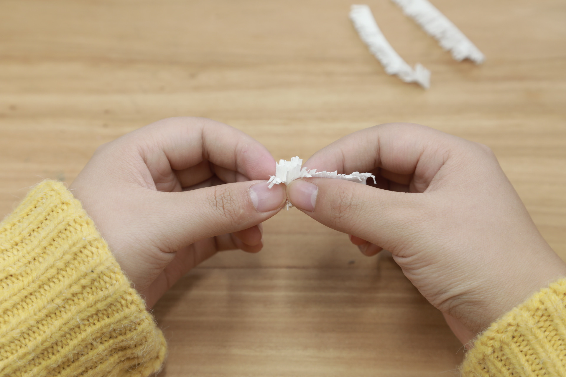 用卫生纸做手工简单又漂亮花朵,用卫生纸做花朵送给妈妈简单漂亮