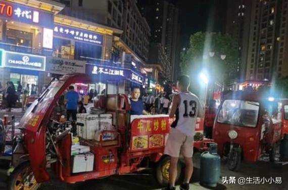 投资成本小利润高的地摊项目,地摊5元一份的炸酱面利润有多少