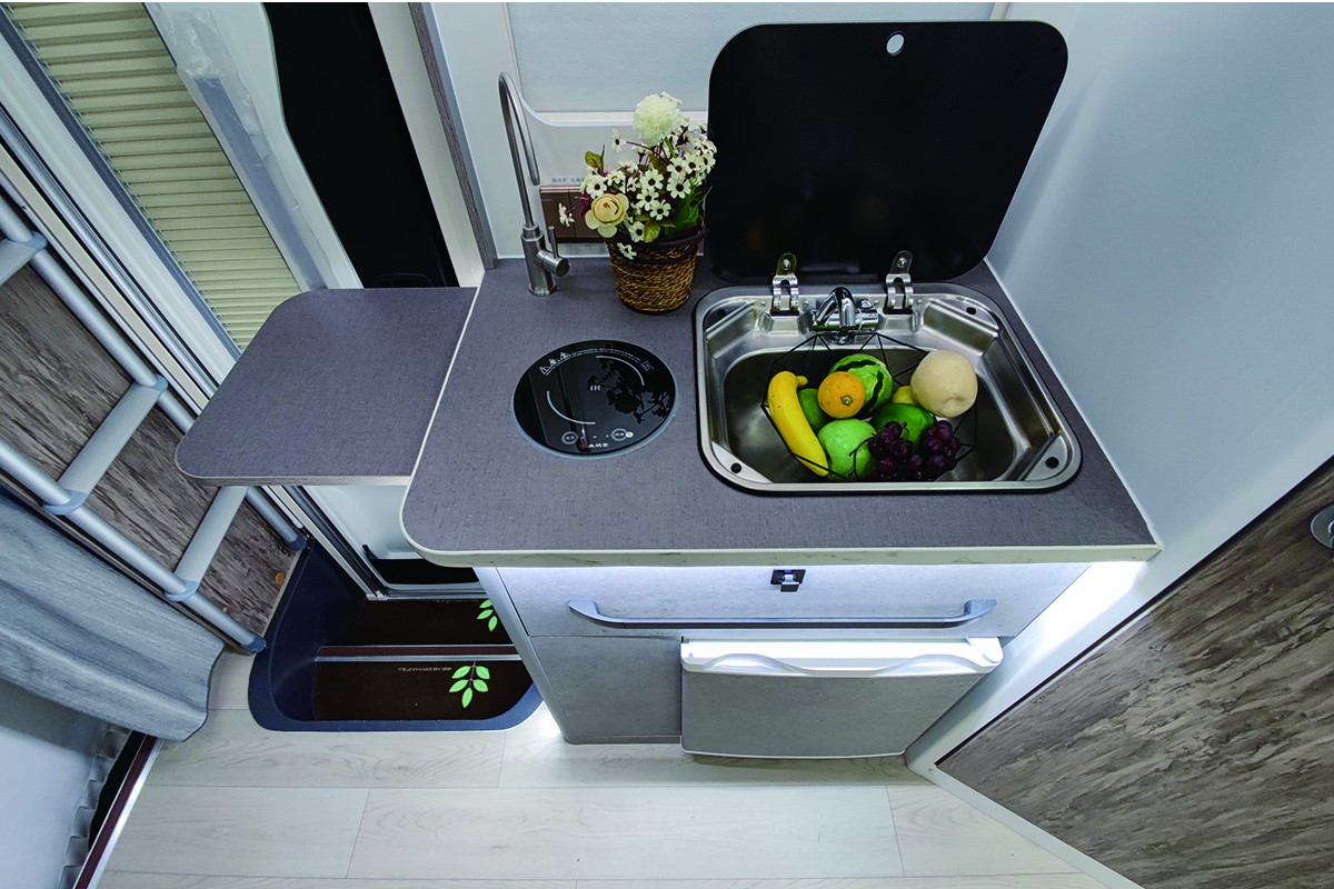 五十铃方箱房车,五十铃单排升顶皮卡房车最新消息