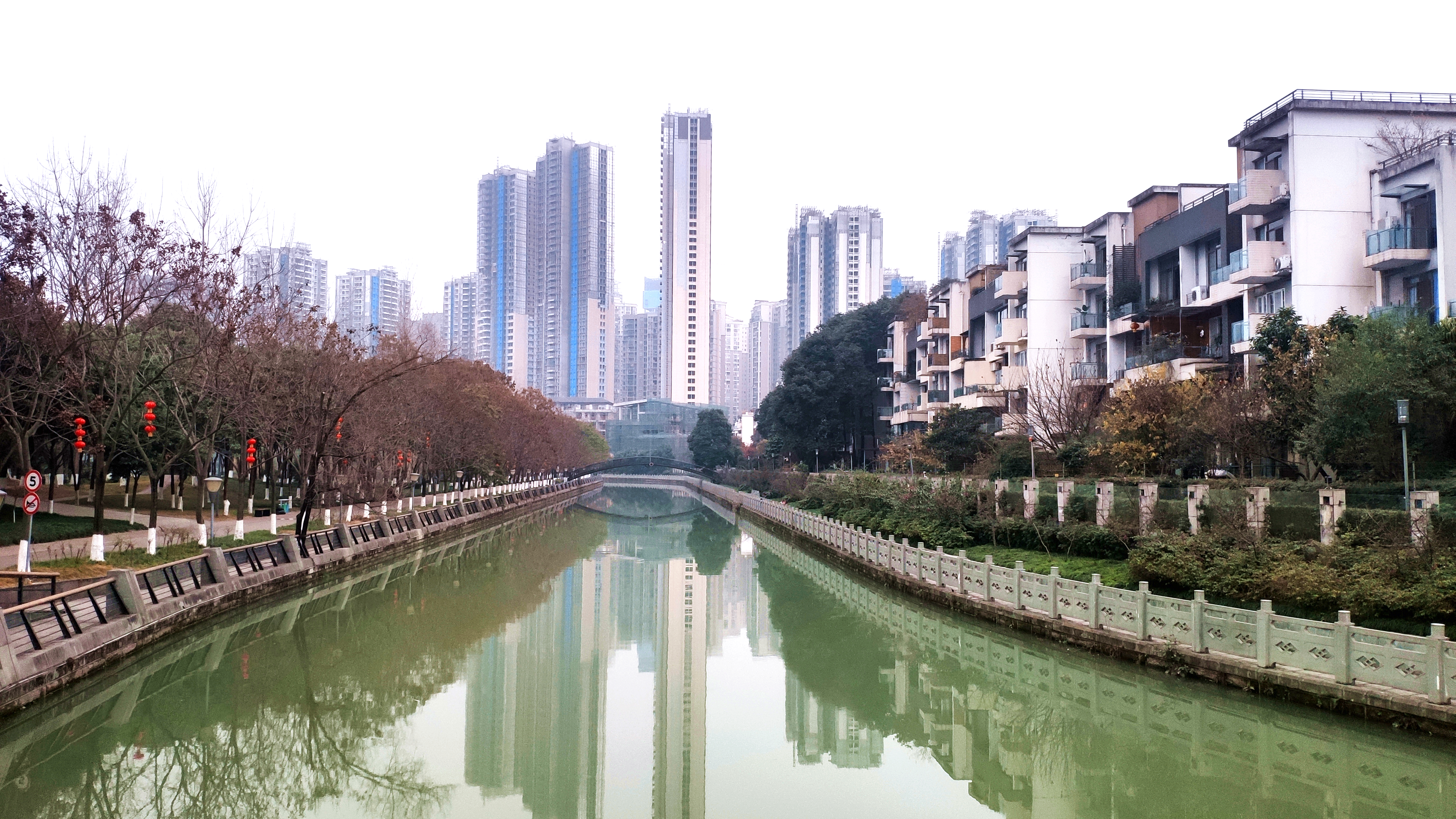 “稀缺”至上，这也许是成都市区内“最后”购入湖岛平层墅的机会