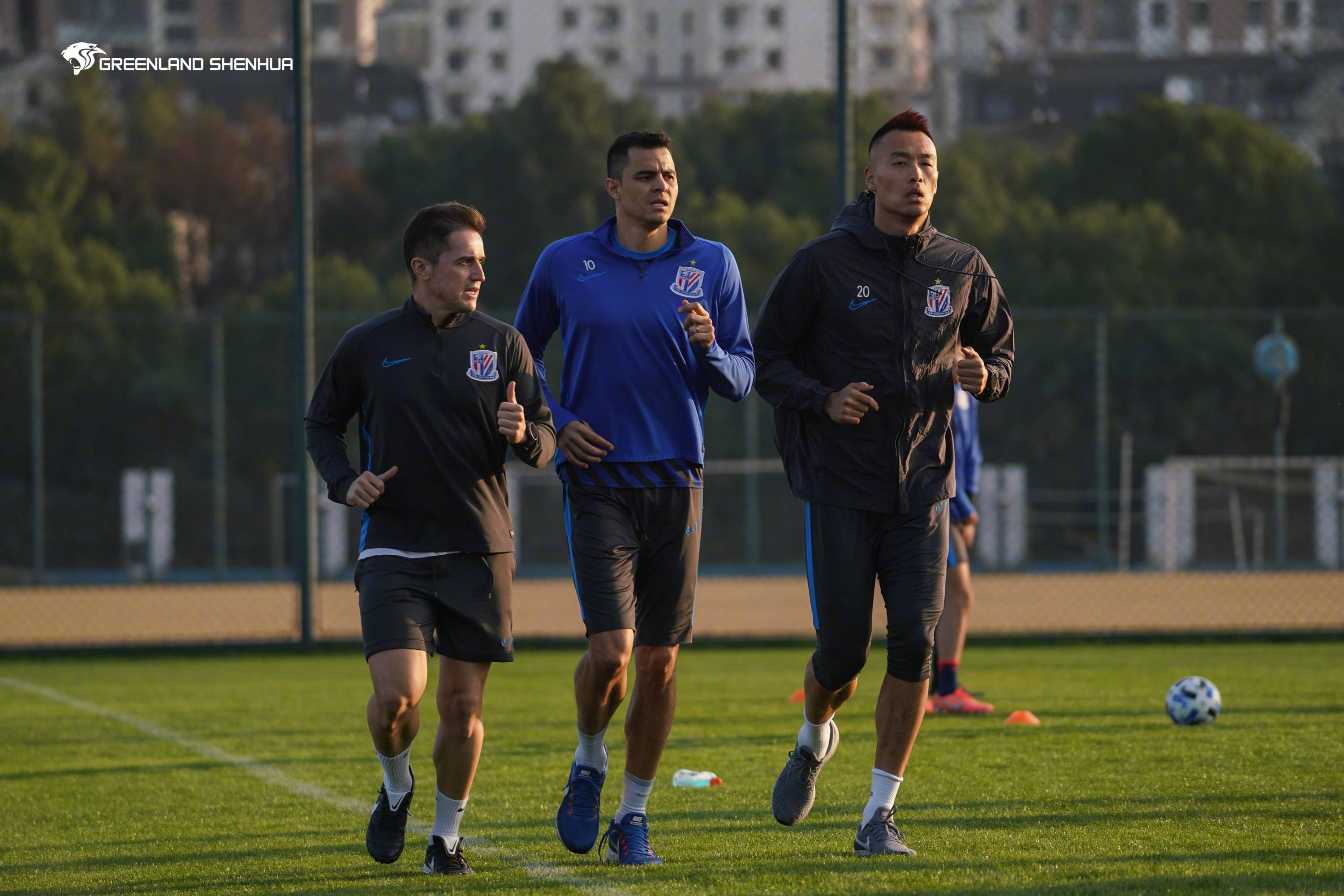 鲁能太精明！石柯签约细节曝光，大连人恐效仿拿下恒大主力国脚