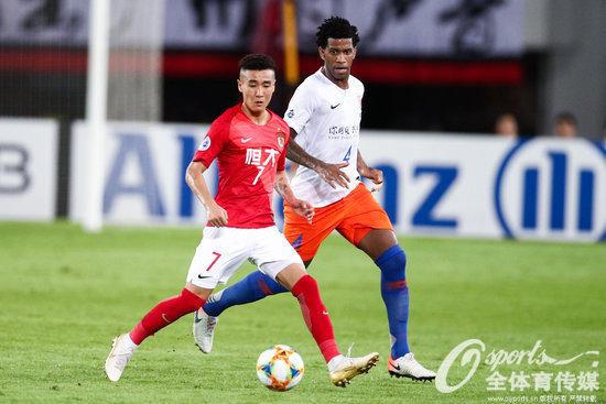 在恒大铁腕政策下，韦世豪的改变也算是大势所趋