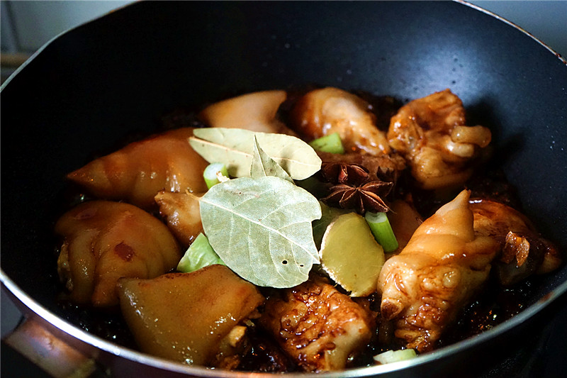 猪蹄炖了三个小时,猪蹄如何炖得又软又烂