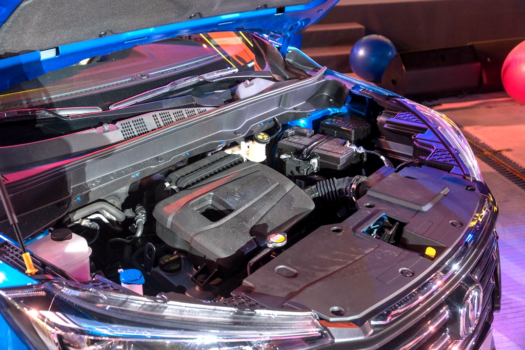 亮彩系列,亮橘色国产suv