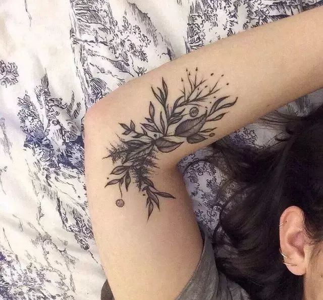 七大纹身最疼部位,纹身最痛的十个部位