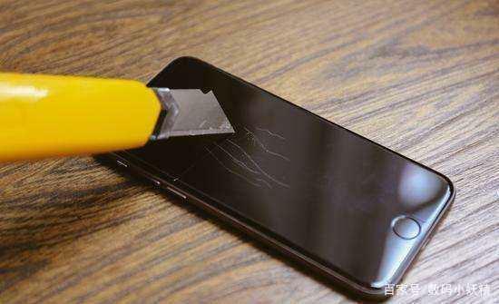 新手机有原厂膜有必要贴钢化膜吗,新手机直接在原厂膜上面贴钢化膜