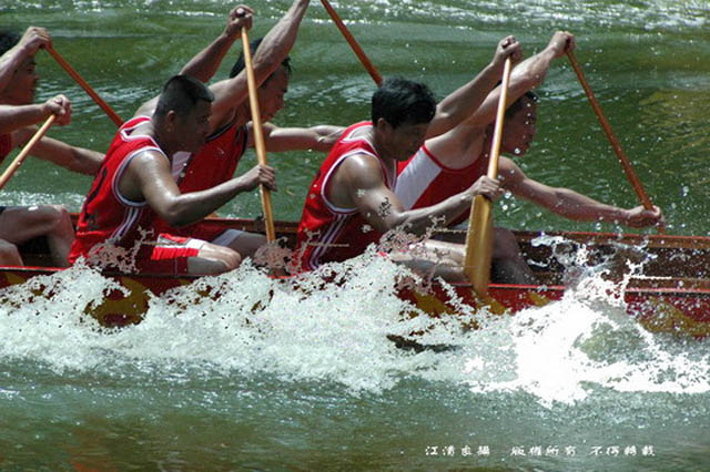 雨中的恋人们烟嗓男生版,雨中的龙湖锦艺城