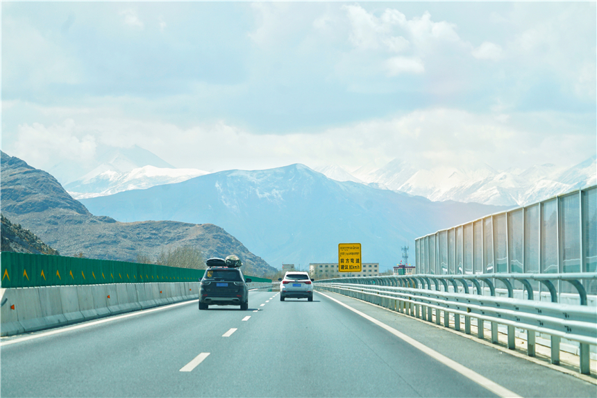 西藏布达拉宫攻略自由行,情侣藏服写真拉萨布达拉宫