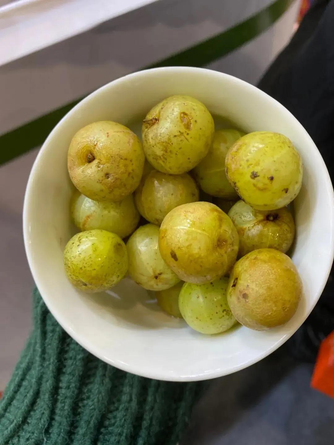 最近火爆的油柑,浓缩的油柑汁做饮品配方