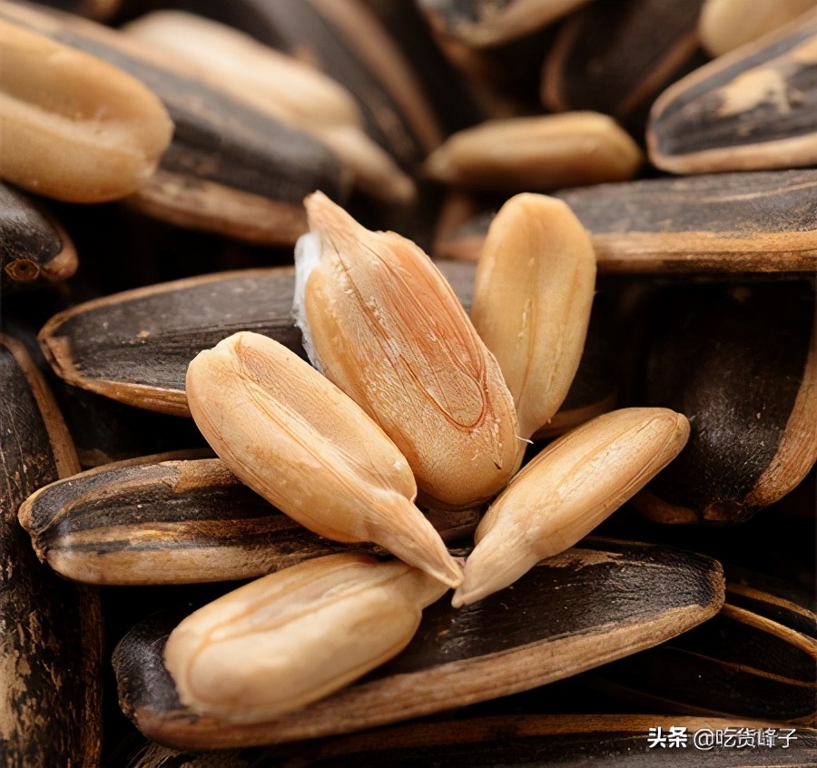 买瓜子哪个口味质量好,瓜子选原味的贵还是五香的贵