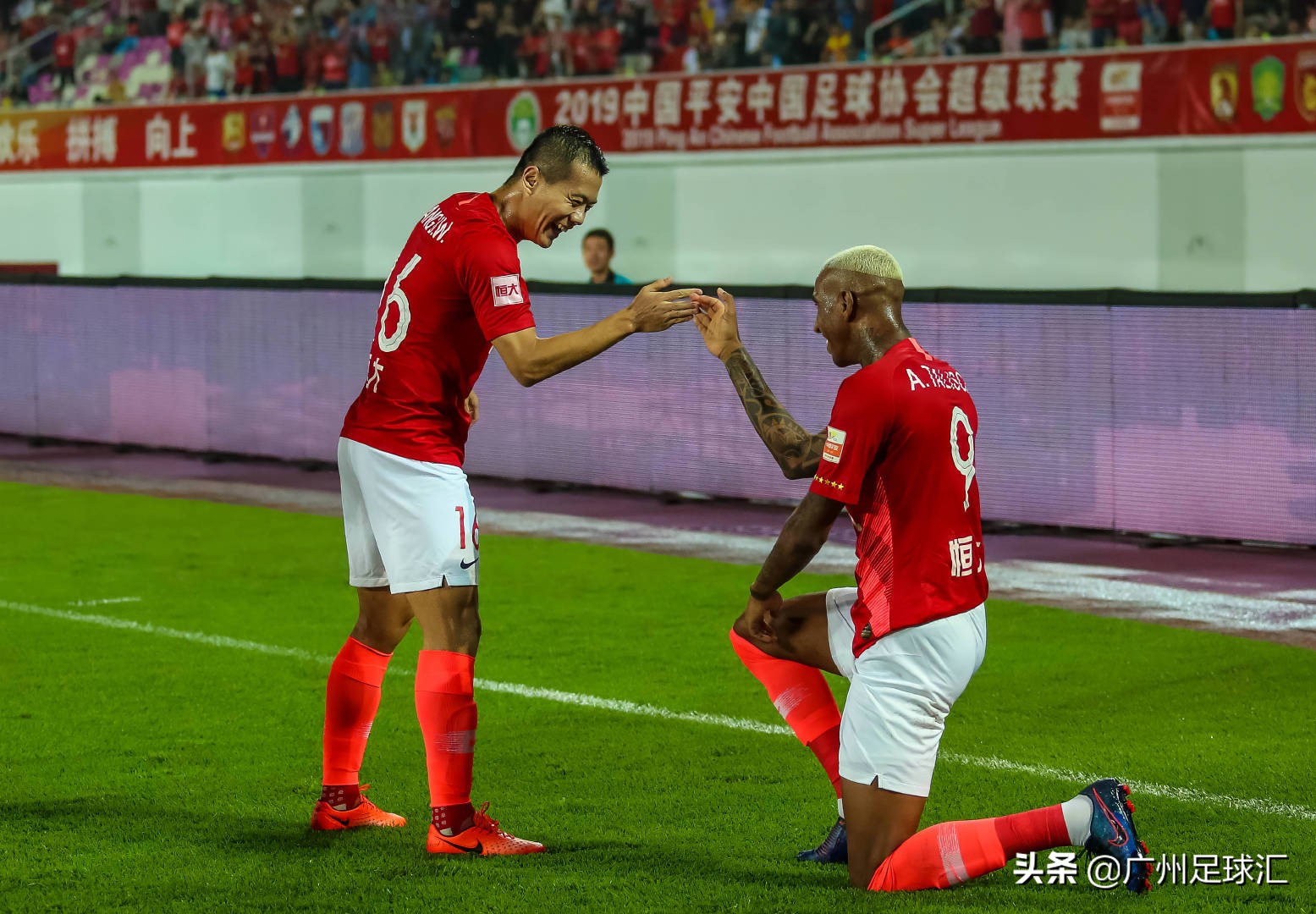 新晋“天体之王”!三年前22岁的他早已任意球攻破世界第一门神