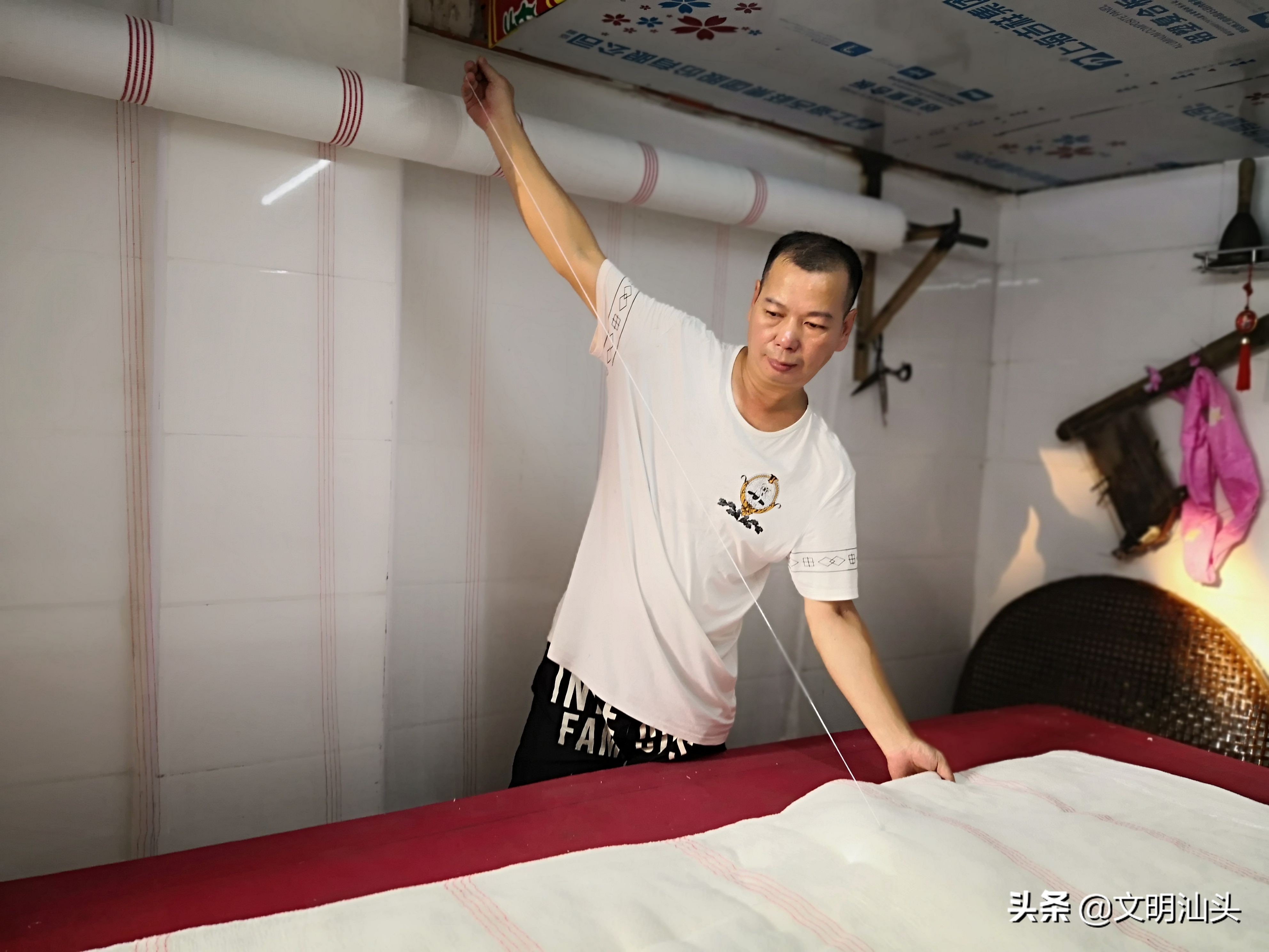 老手艺人姚俊明近40年的坚守——弹棉花里的匠心梦