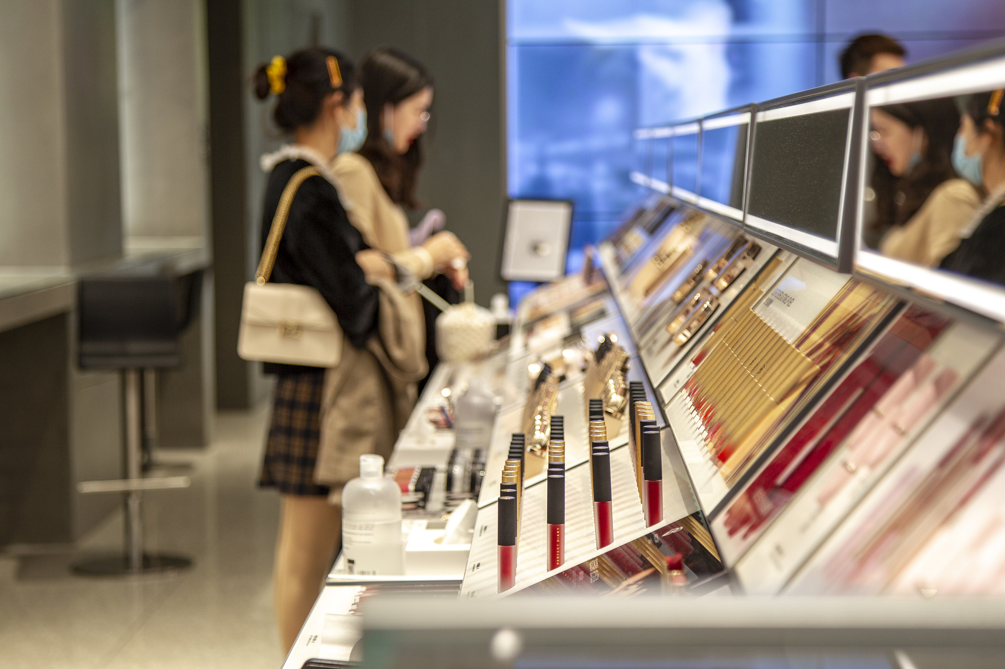 完美日记美妆新零售,完美日记对于美妆行业的分析