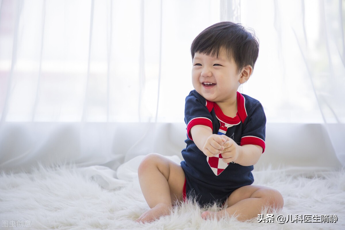 疱疹性咽峡炎的喉咙图片,流行咽疱疹