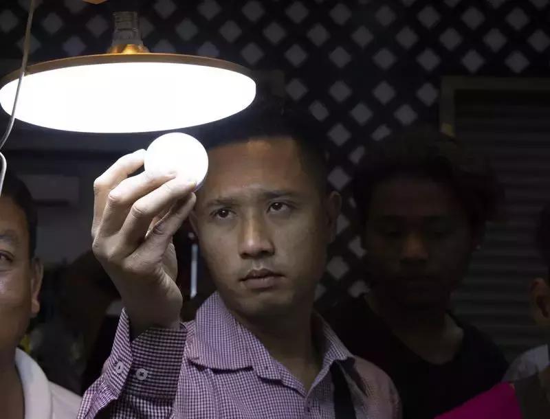 缅甸矿区翡翠直播,缅甸卖翡翠直播间