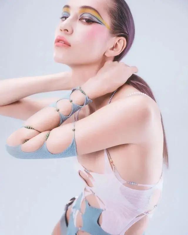 中国的肚兜中国风,国外流行中国肚兜