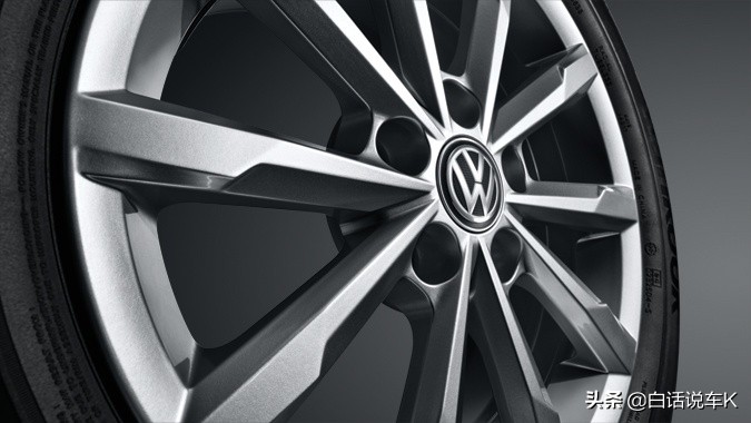 大众桑塔纳和polo代步哪个好,大众polocross1.6l2013款手动挡