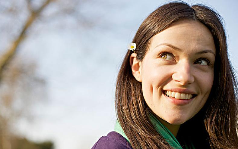 为什么有的人没有酒窝呢,为什么有的人只有一侧有酒窝