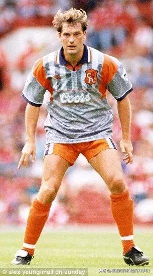 从夏普到世嘉，从德国好顺到库尔斯啤酒：英超豪门球衣广告的变迁