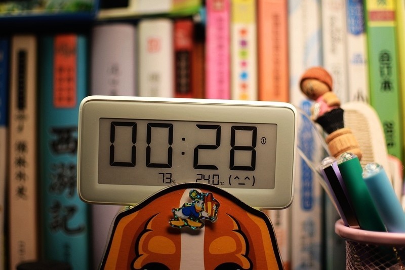 米家温湿监测电子表怎么调时间,米家温湿度电子表调时间