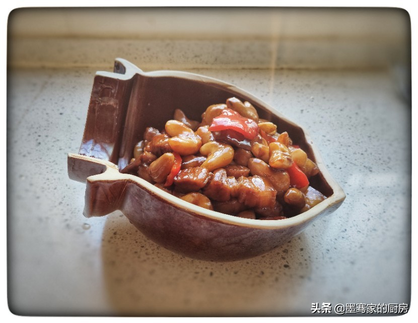 菱角红烧肉,菱角炖五花肉