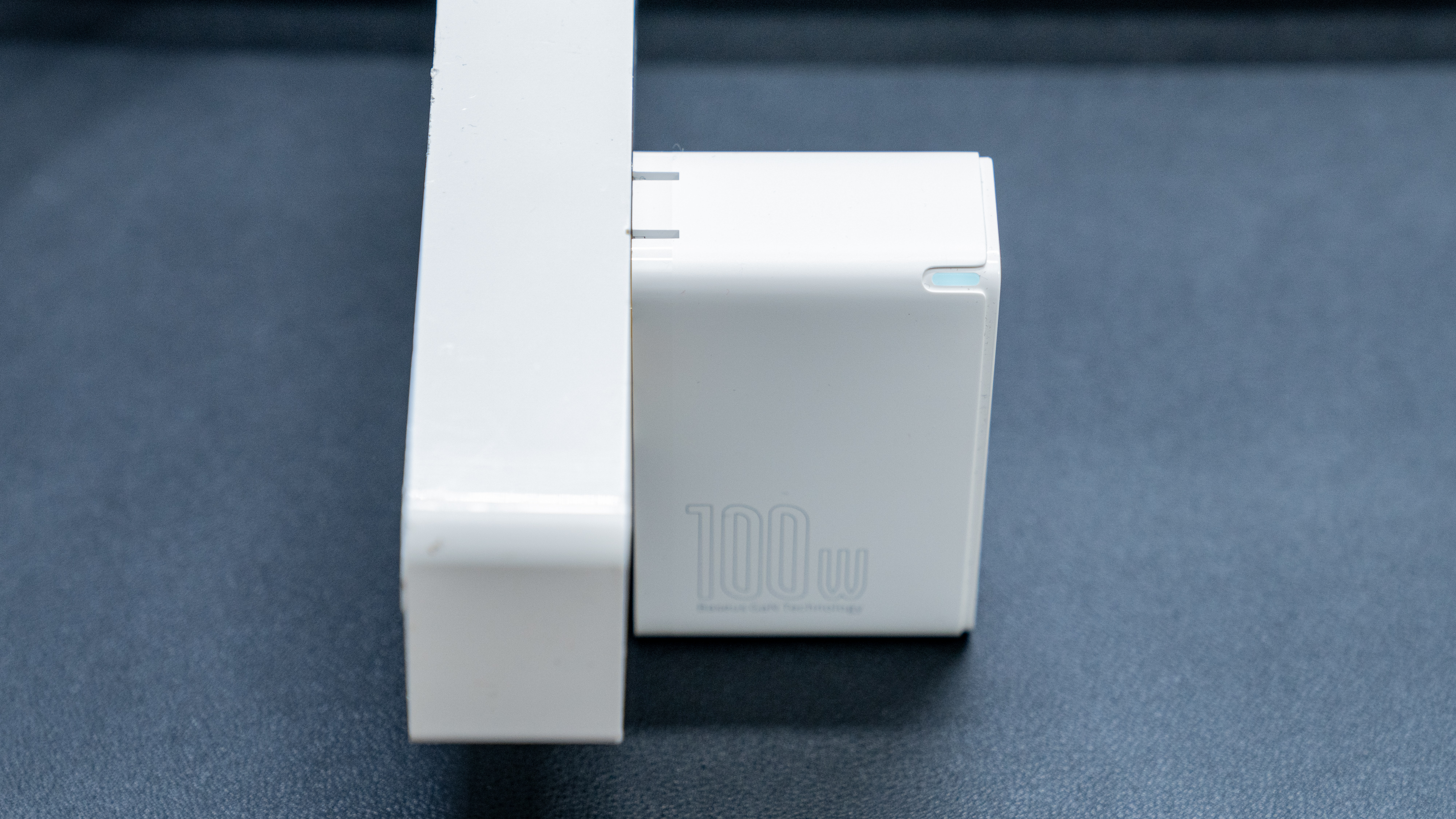 倍思100w氮化镓充电器支持三星s23,倍思100w氮化镓二代充电器拆解