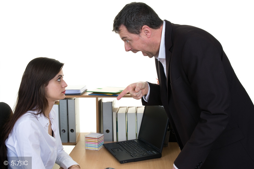 可以修改原始考勤记录数据的是哪种人脸指纹考勤机？