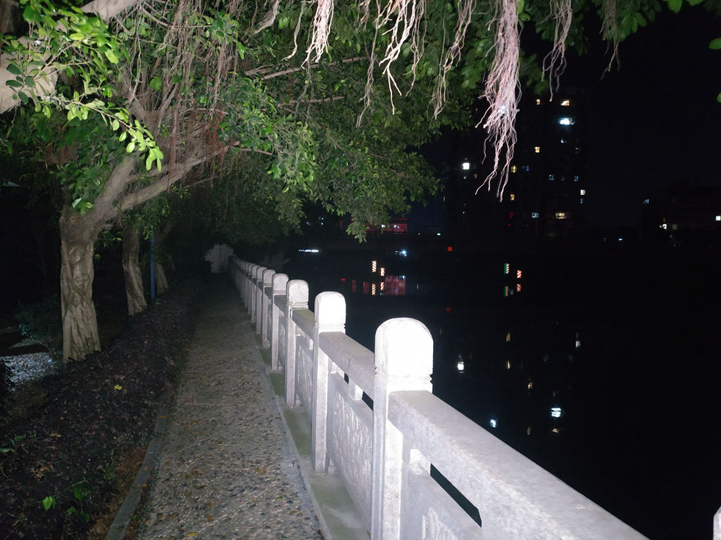 雷明兔fw4x手电,雷明兔fw4a手电筒评测