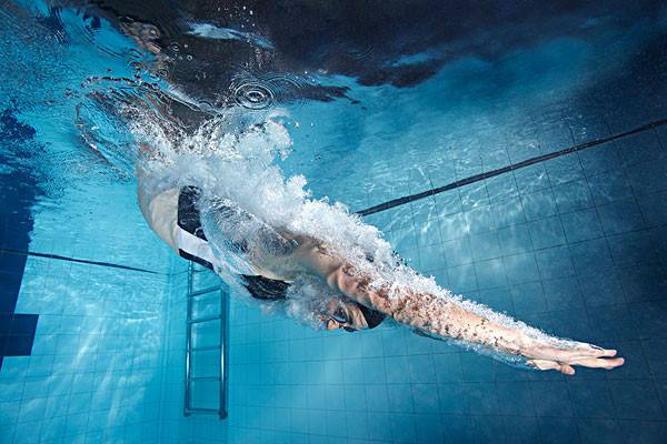 游泳对60以上老人有什么好处,长期游泳这6个好处会不请自来