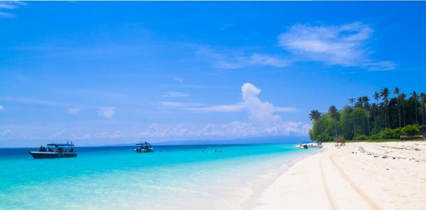 椹潵瑗夸簹鍚夐殕鍧′簯椤跺北璧屽満,椹潵瑗夸簹鍚夐殕鍧¤豹鍗庝竷鏃ユ父