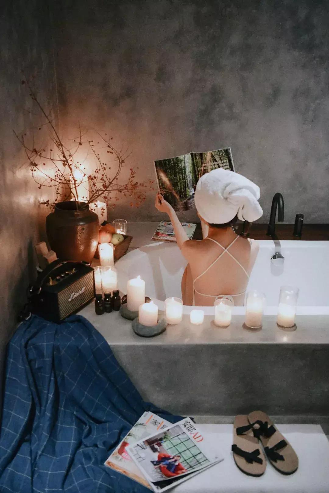 把泳池搬进沙漠，圈黄河做庭院，一个男人的西部世界，可以有多野