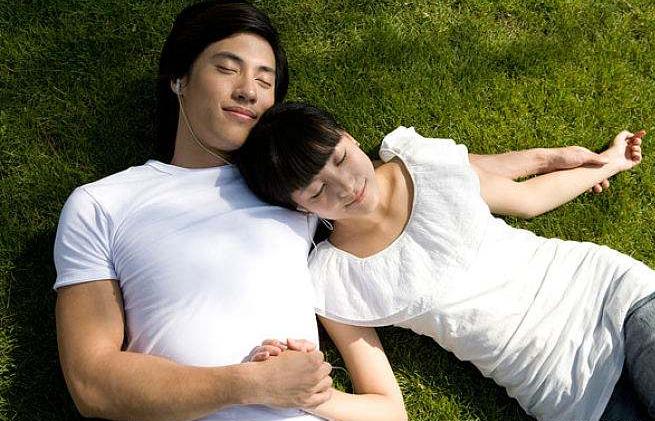 这几个姿势让女生身心舒服，这几个行为让男生神魂颠倒