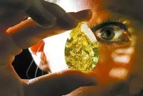 钻石的原石原来长这样,钻石的原石是特别的轻又硬
