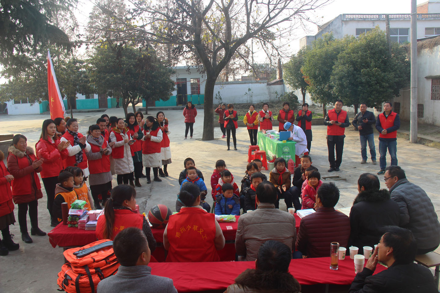 南阳市爱心助学,邓州市小草义工队