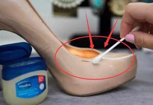 皮鞋穿久里面脏怎么清理,皮鞋穿脏了怎么办