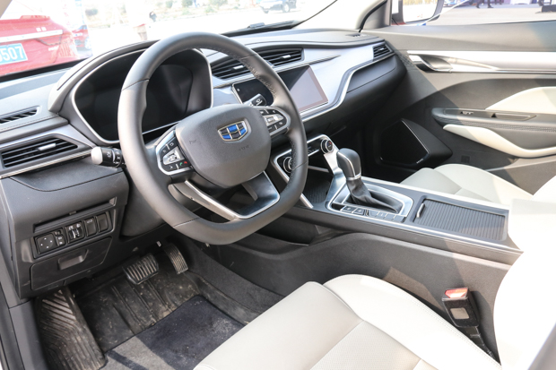 缤瑞冠军版和英朗速度pk,吉利缤瑞与朗逸怎么选