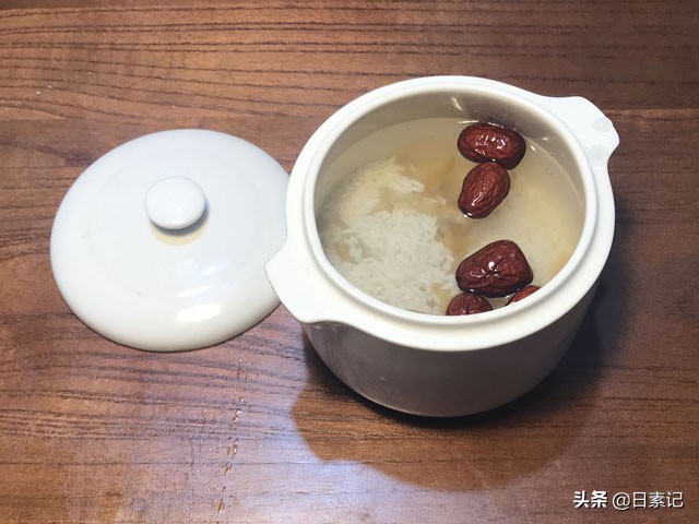 花胶的正确炖法和肉炖花胶吃法,即食花胶和自己熬汤的花胶