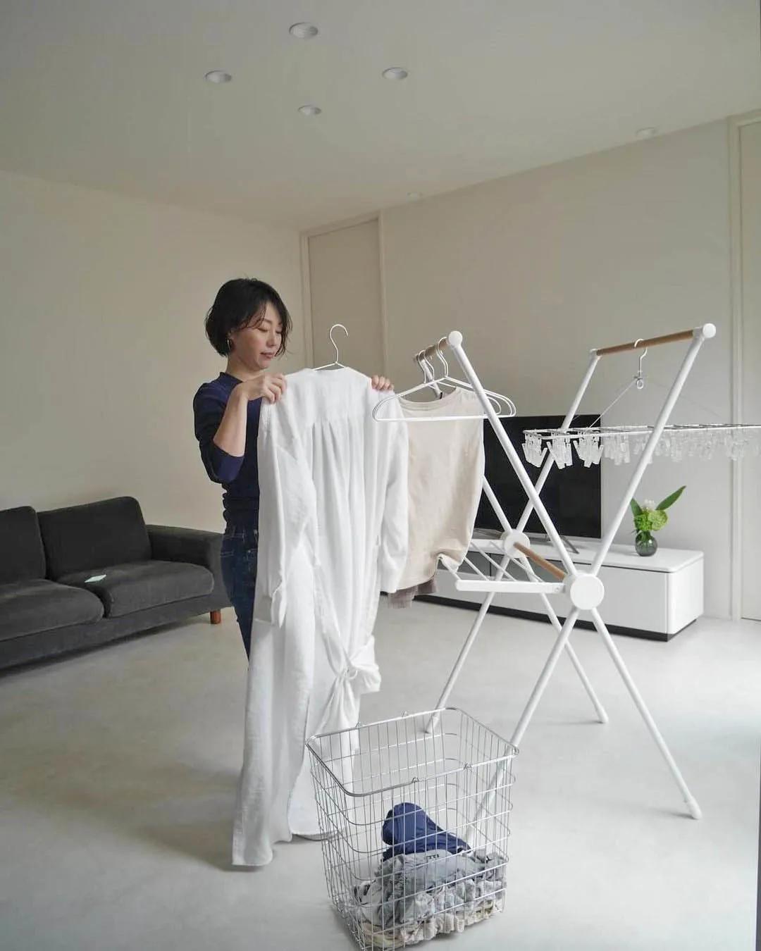 日本无阳台晾衣,日本主妇阳台晾衣