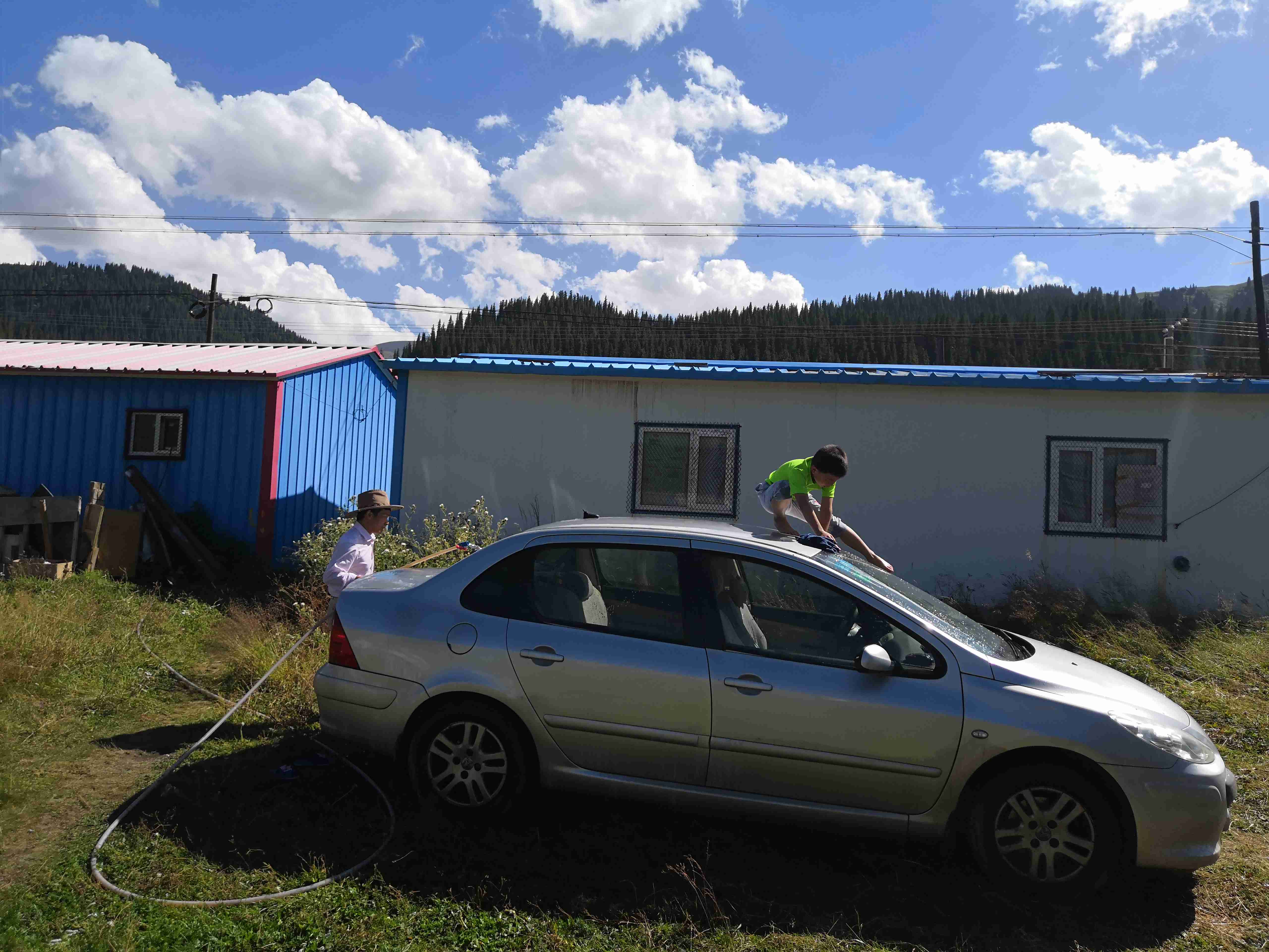 *疆新**蒙古包旅店老板,看他一天的收入多少,一个月就抵我一年工资