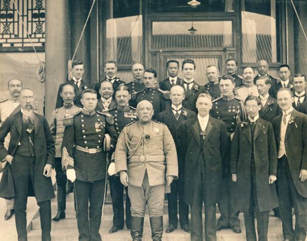 功高震主的袁世凯，为何在被罢官之后，依然可以掌控局势