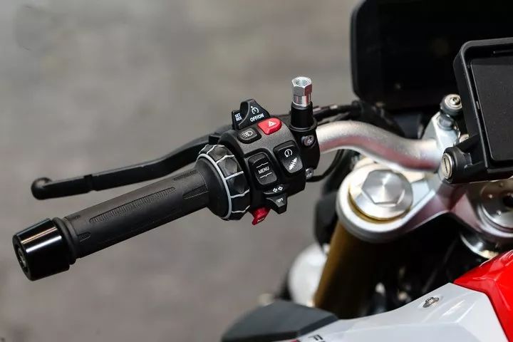 宝马f900r新车落地优惠,全新宝马f900xr落地价