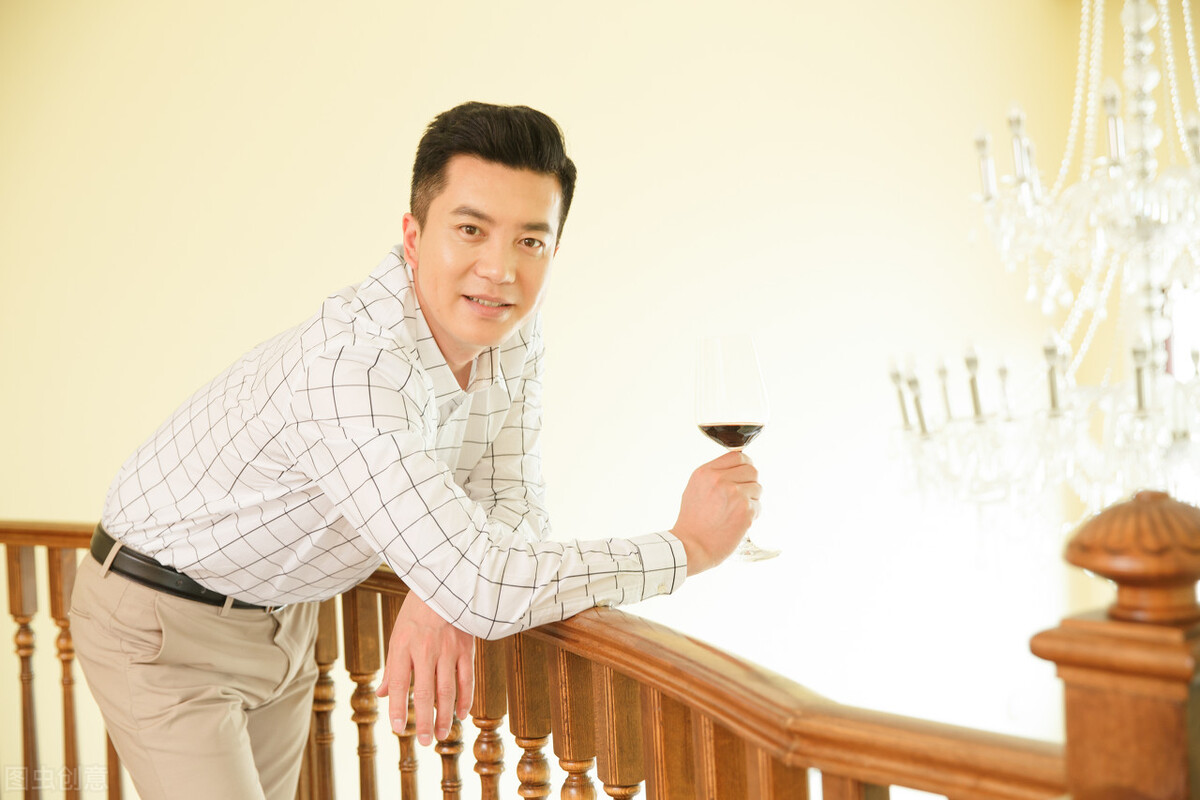 为什么男人不愿意给情人钱花,男人为什么不愿意给老婆花钱