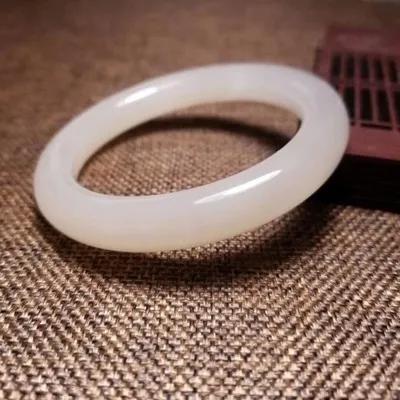 30岁女生适合的气质手镯,20多岁3000至5000元翡翠手镯推荐