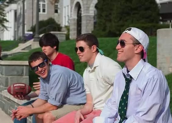 美国大学里的兄弟会究竟是一种怎样的存在？