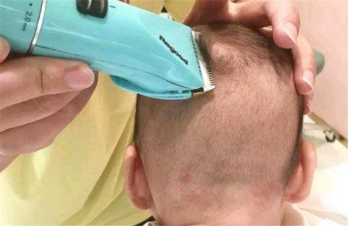 19岁女孩还没发育是什么原因,19岁女子生娃后没有奶水