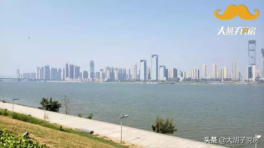 同一片地产为什么房价差距很大,一线城市房价为什么那么高