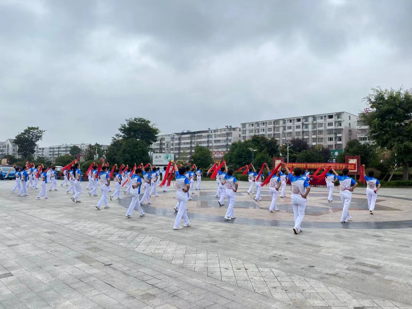 把惠民实事办到群众的心坎上,扎实推进我为群众办实事实践活动